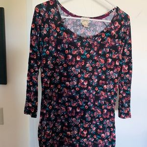 Woman’s stretchy floral tunic